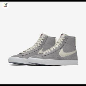 NIKE BLAZERS